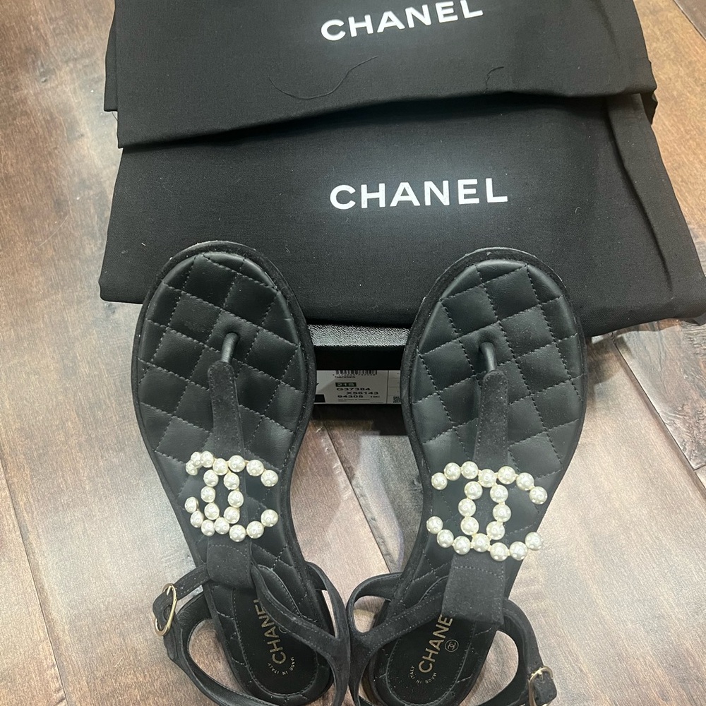 Chanel Black Thongs/Sandals with Pearl Accents Size 37